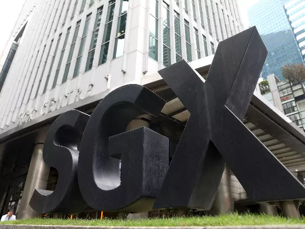 Singapore stocks shares sia sats singtel city developments sembcorp industries share price trade target latest